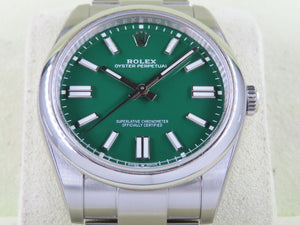 Rolex Oyster Perpetual Green Dial 41 mm 124300 November 2022